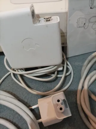 Adaptador de corriente Apple