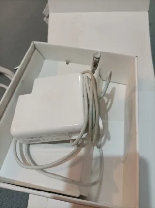 Adaptador de corriente Apple