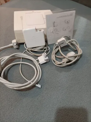 Adaptador de corriente Apple