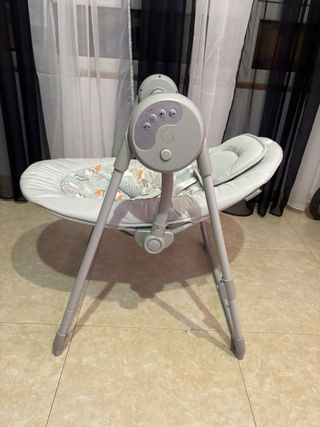 Mecedora eléctrica para bebé como nueva