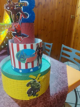 Torta finta Avengers 3 anni