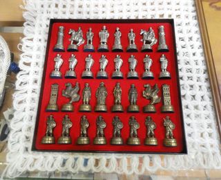 Ajedrez Metal con Tablero Madera Nuevo