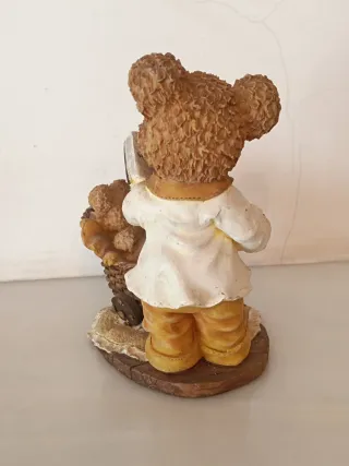 Figura Urso a Ler para Bebé