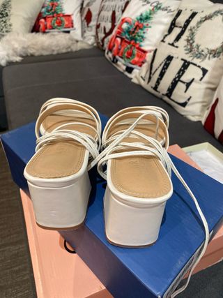 Sandalias Marypaz blancas atadas