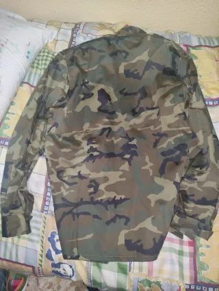 Chaqueta militar tres cuartos camuflaje