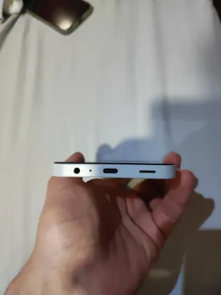 Móvil nuevo  blanco