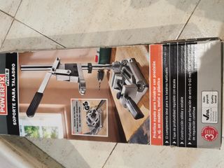 Soporte taladro Powerfix con tornillo