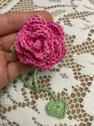 Marcapáginas Rosa Crochet con Hoja