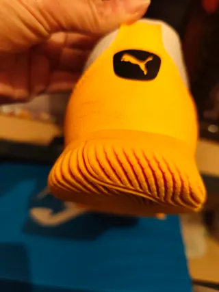 Zapatillas Fútbol Sala Puma Blancas y Amarillas