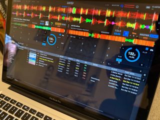 MacBook Pro 15" 2011 i7 SSD Ventura DJ+Retrogame