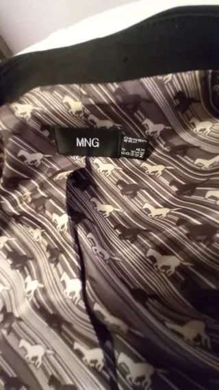 Blazer chaqueta MANGO entallada negra Talla 40