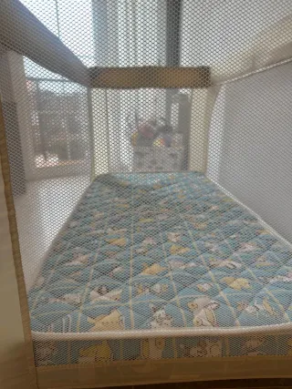 Cuna de viaje plegable