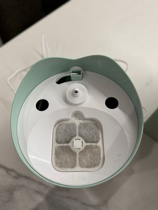 Bebedero automático para gatos sin usar