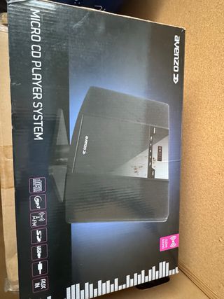 Reproductor CD Avenzo USB Radio sin usar