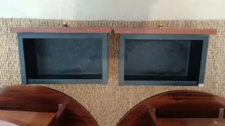 2 Mesitas de noche flotantes de madera