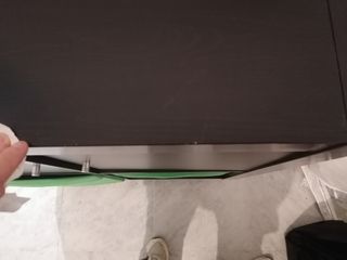 Mueble negro 2 puertas y 2 cajones verdes