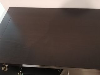 Mueble negro 2 puertas y 2 cajones verdes