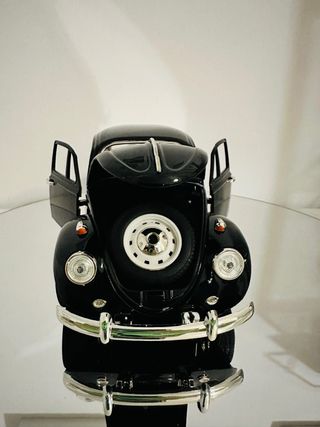 Volkswagen Escarabajo 1:18 Negro