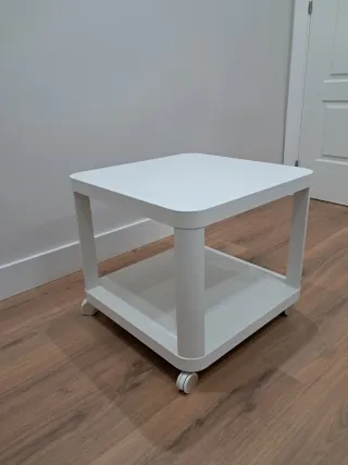 Mesita auxiliar con ruedas Ikea blanca
