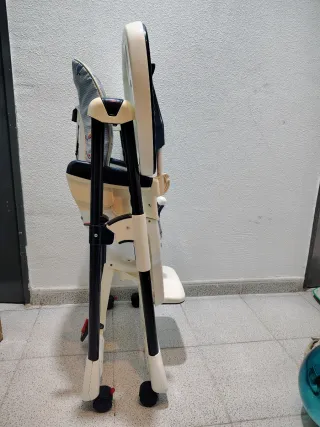 Trona para bebé con bandeja