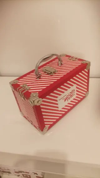 Maleta Mariquita Pérez con 9 mini muñecas