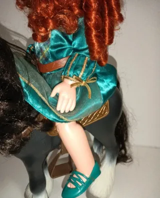 Muñeca Merida con caballo