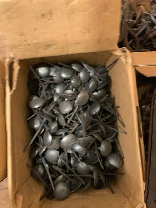 Clavos para tapicería