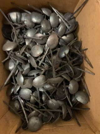 Clavos para tapicería