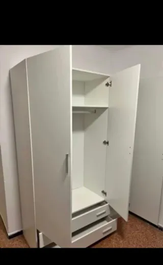 Armario marrón de madera mejor caledad