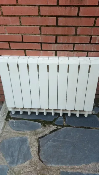 Radiador de calefacción blanco