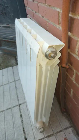 Radiador de calefacción blanco