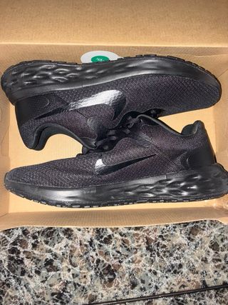 Nike Revolution 6 T42