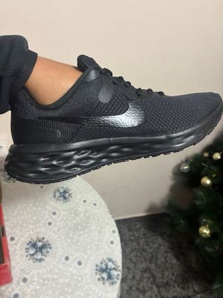 Nike Revolution 6 T42