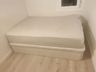 Canapé y colchón beige