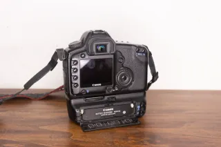 Canon 5D + Battery Grip BG-E4