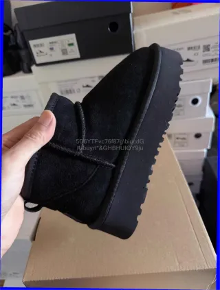 Botines UGG Mini Negro Talla 38