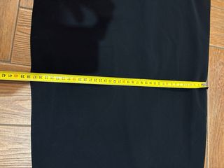 Vestido negro con volantes