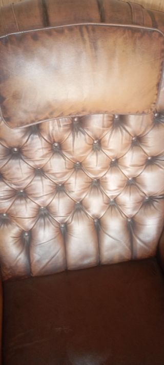 Antiguo sillón de piel Chester