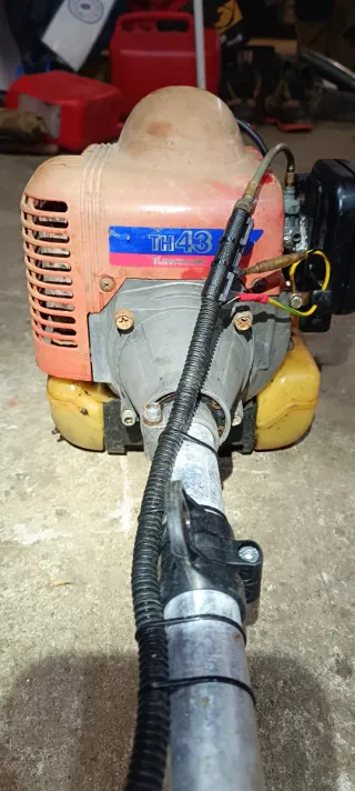 Desbrozadora motor gasolina Kawasaki TH43