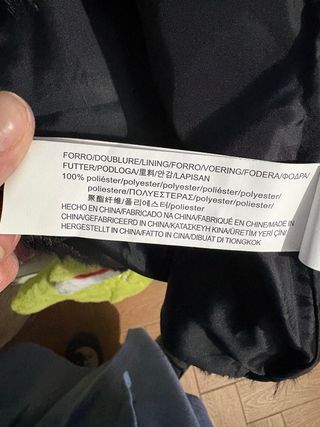 Elegante chaleco de pelo negro