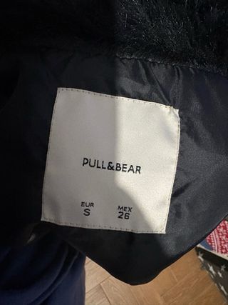 Elegante chaleco de pelo negro