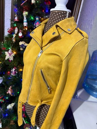Chaqueta amarilla biker ,tejido antelina