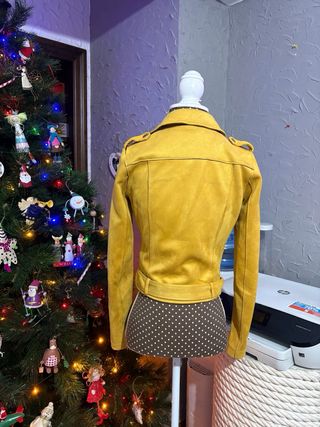 Chaqueta amarilla biker ,tejido antelina