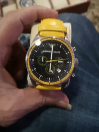 Orologio Emporio Armani Nero con Cinturino Giallo