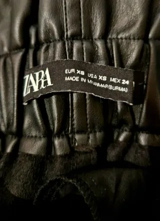 Falda Zara polipiel negra