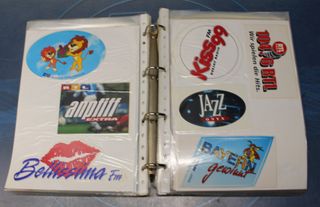 05. Gran lote pegatinas emisoras de radio extranjeras.