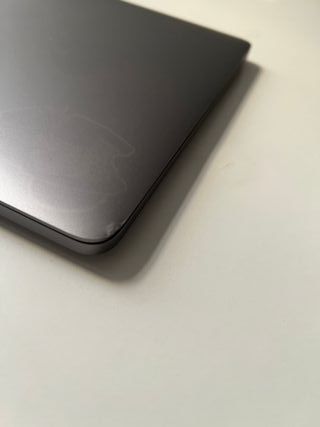 MacBook Pro 13" 2019 – Intel i5 16GB RAM 256GB SSD