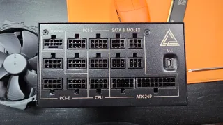 MSI MEG Ai1300P PCIE5 Alimentatore 1300W