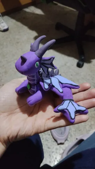 Figuras de dragón hechas a mano