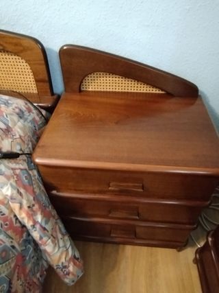 Dormitorio completo madera y mimbre